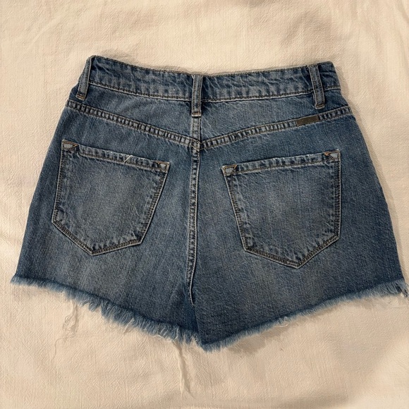 KanCan Ivanna Ultra High Rise Distressed Hem Med Washed Distressed Jean Shorts! - Picture 2 of 7